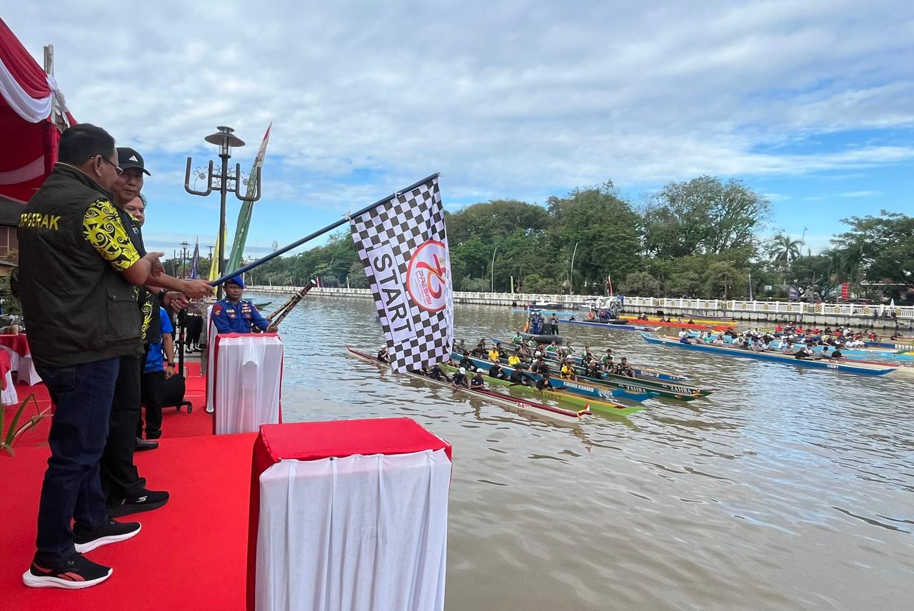 Kedepankan Kearifan Lokal, Polda Kalsel Gelar Lomba Jukung