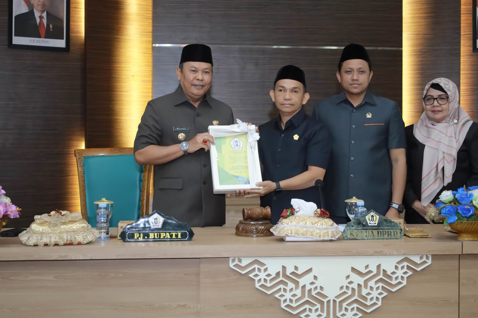 Di Hadapan Anggota DPRD Batola, PJ. Bupati Mujiyat Sampaikan Pertanggungjawaban APBD 2023