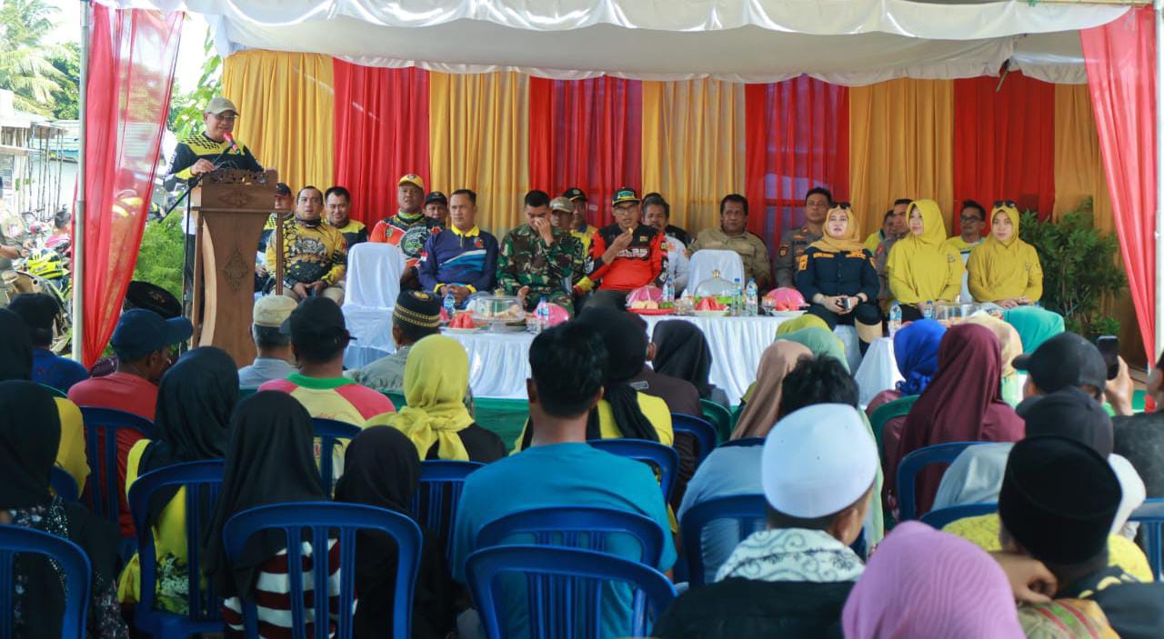 Hayau Barait Turdes Berbagi Bansos pada Tiga Kecamatan