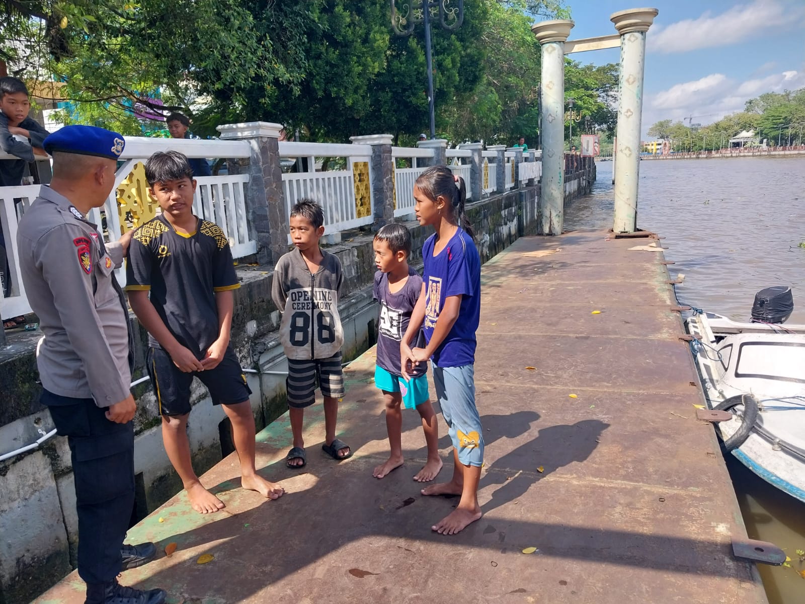 Anak-anak Diminta Tidak Berenang di Sungai Martapura