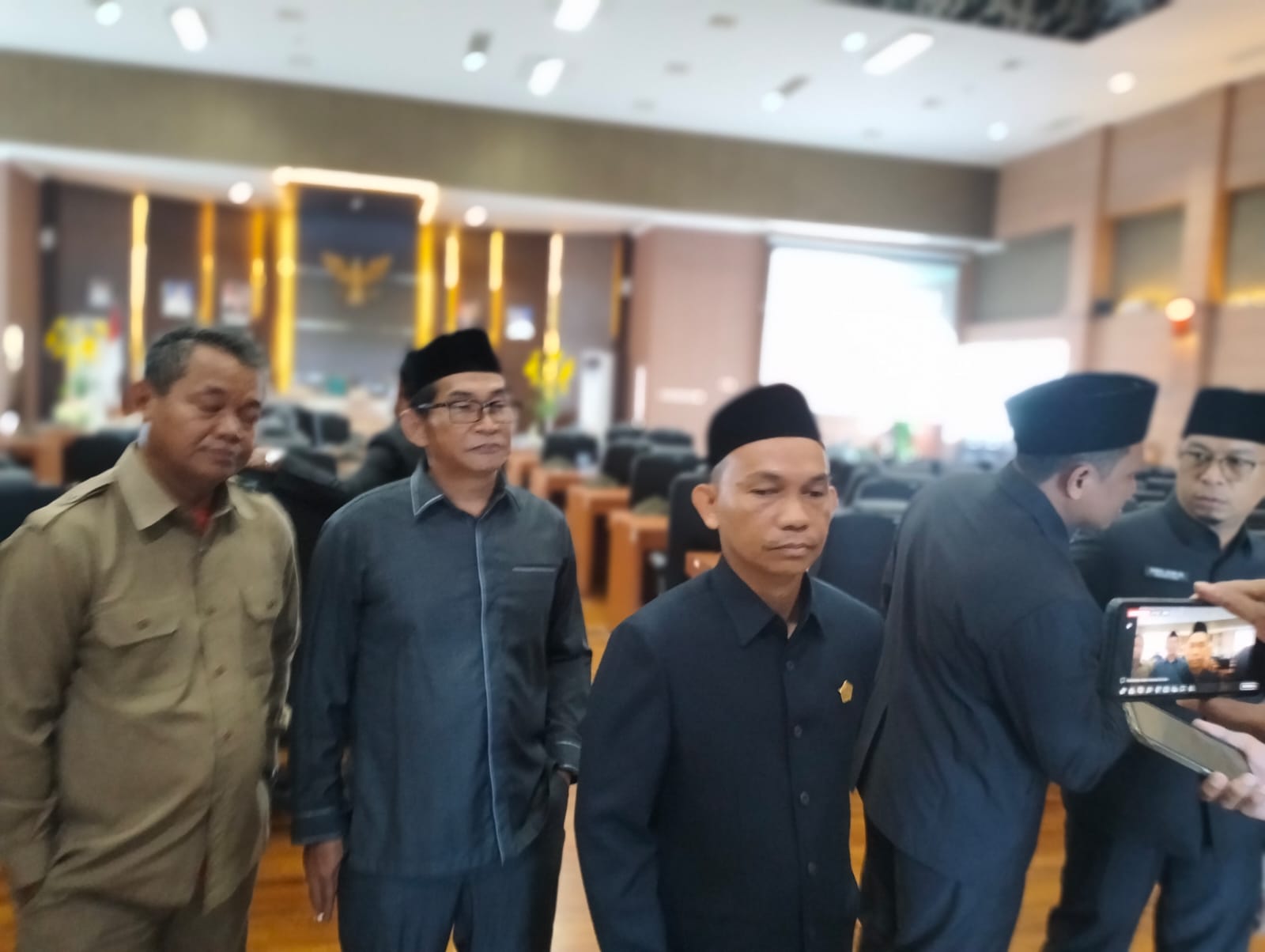 2 Anggota DPRD Batola Walk Out Rapat Paripurna Di Tunda