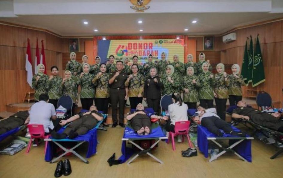 Peringati Hari Bhakti Adhyaksa dan Hut Ikatan Adhyaksa Dharmakarini, Kejati Kalsel Gelar Donor Darah dan Pemeriksaan Kesehatan