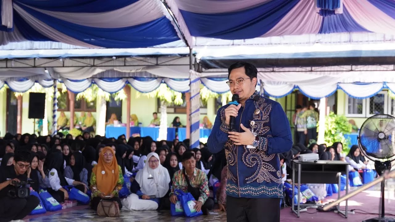 Cegah Stunting, Bupati HST Sosialisasikan B2SA di SMKN 1 HST