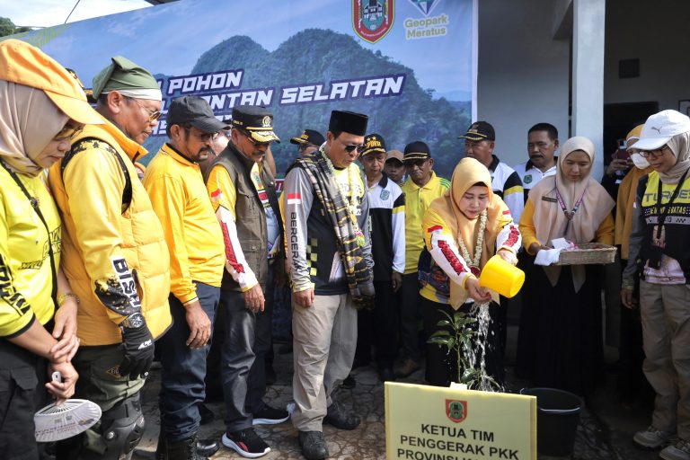Lantunan Sholawat Sambut Kedatangan Turdes Paman Birin dan Acil Odah di HSU