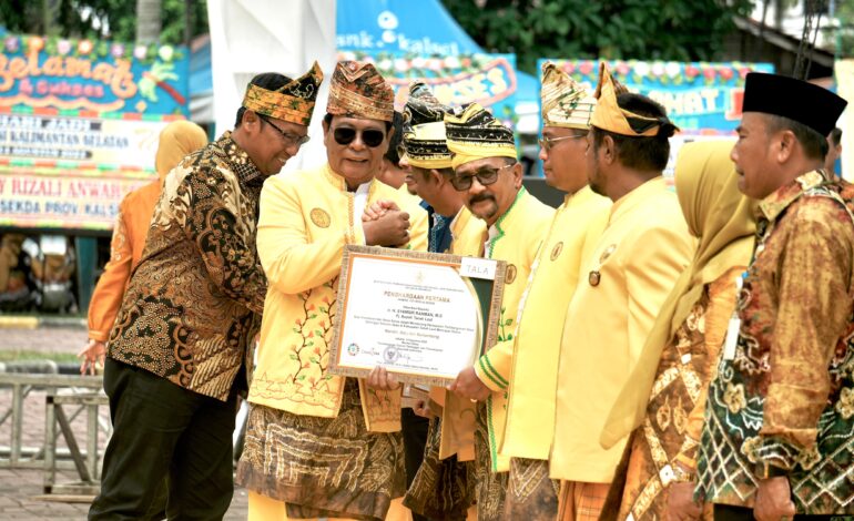 Pemkab Tanah Laut Raih Dua Penghargaan Bergengsi pada Hari Jadi ke-74 Kalsel