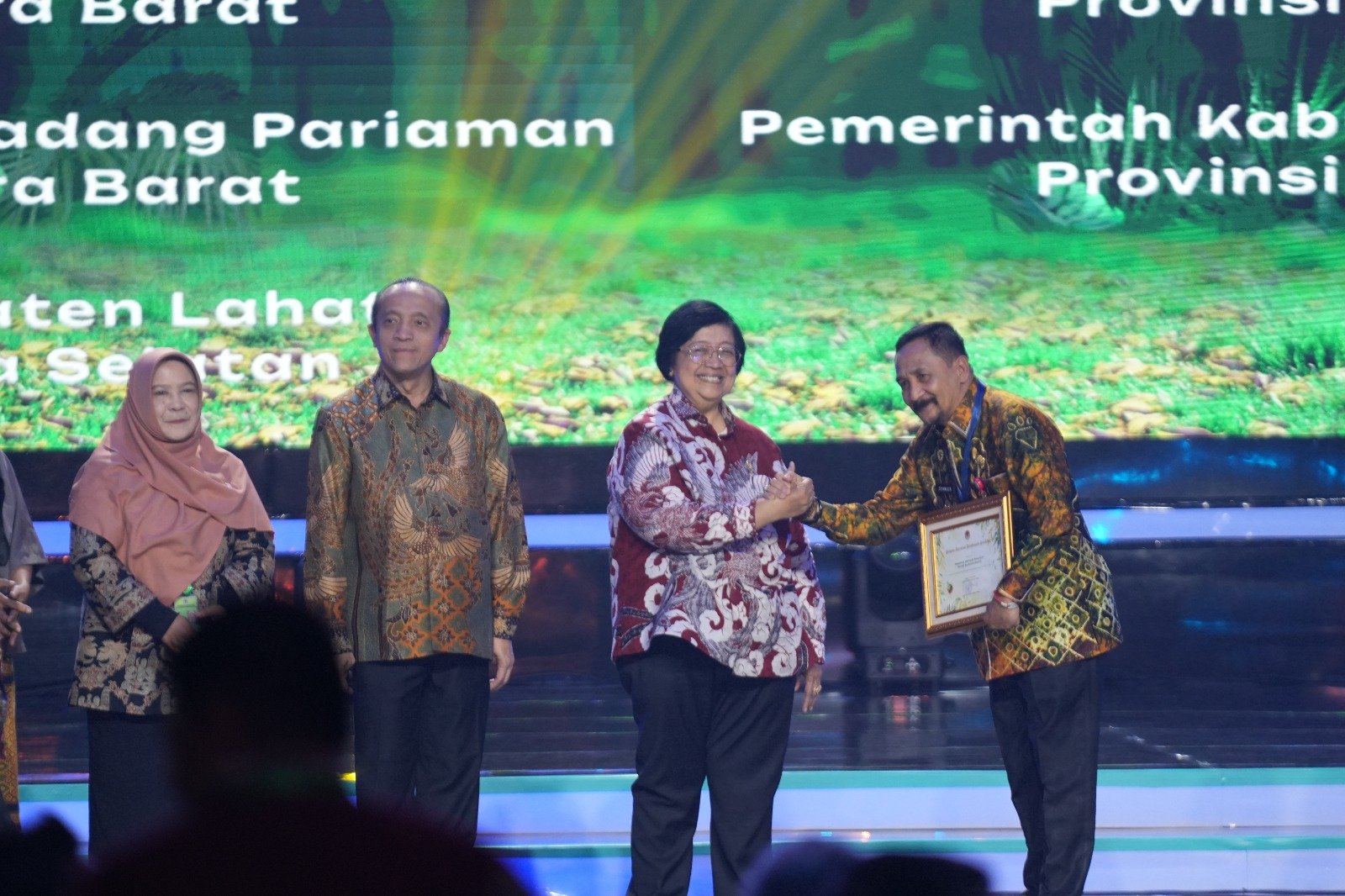 Pemkab Tanah Laut Raih Penghargaan Proklim Lestari di Festival LIKE2 2024