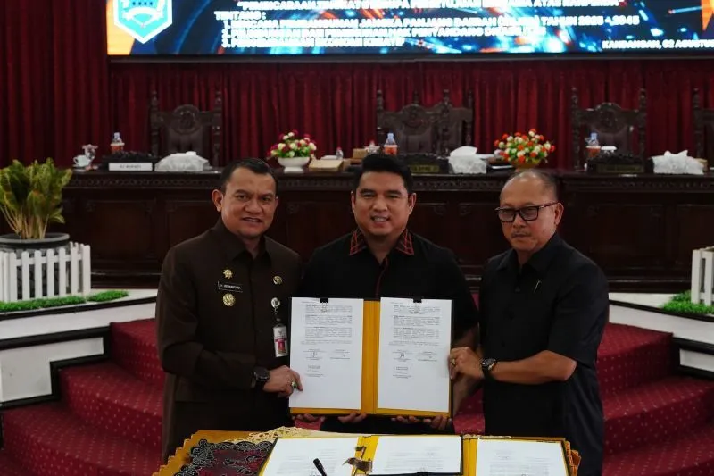 Pemkab HSS dan DPRD Teken Persetujuan Tiga Raperda