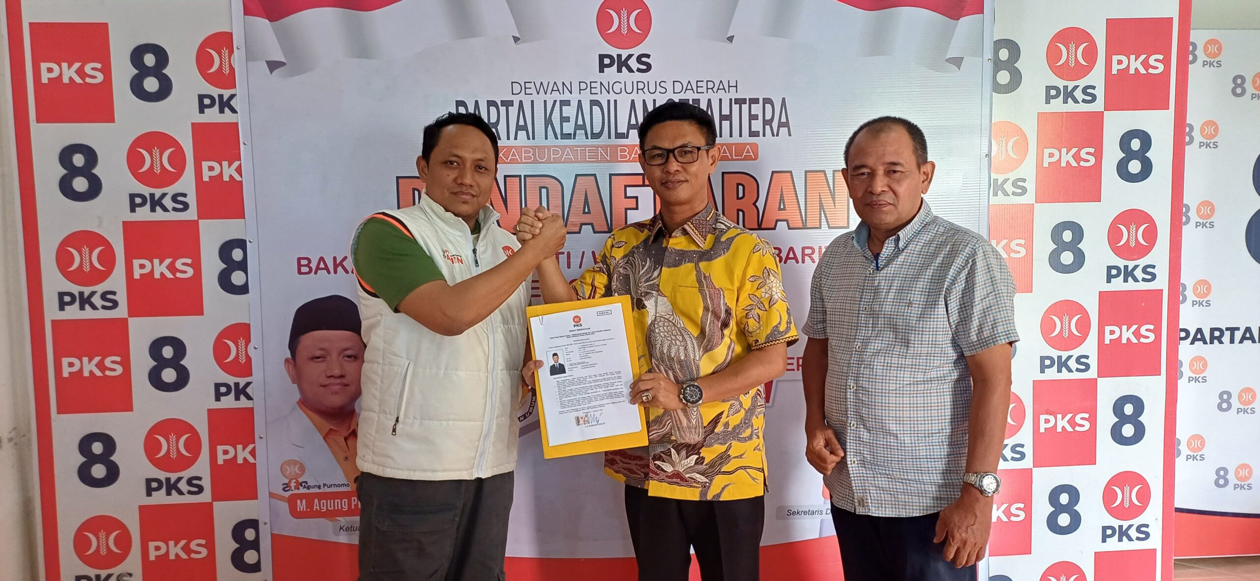 Ketua DPD PKS Terima Berkas Pendaftaran Bacabup Rahmadian Noor Dari DPD Partai Golkar Batola
