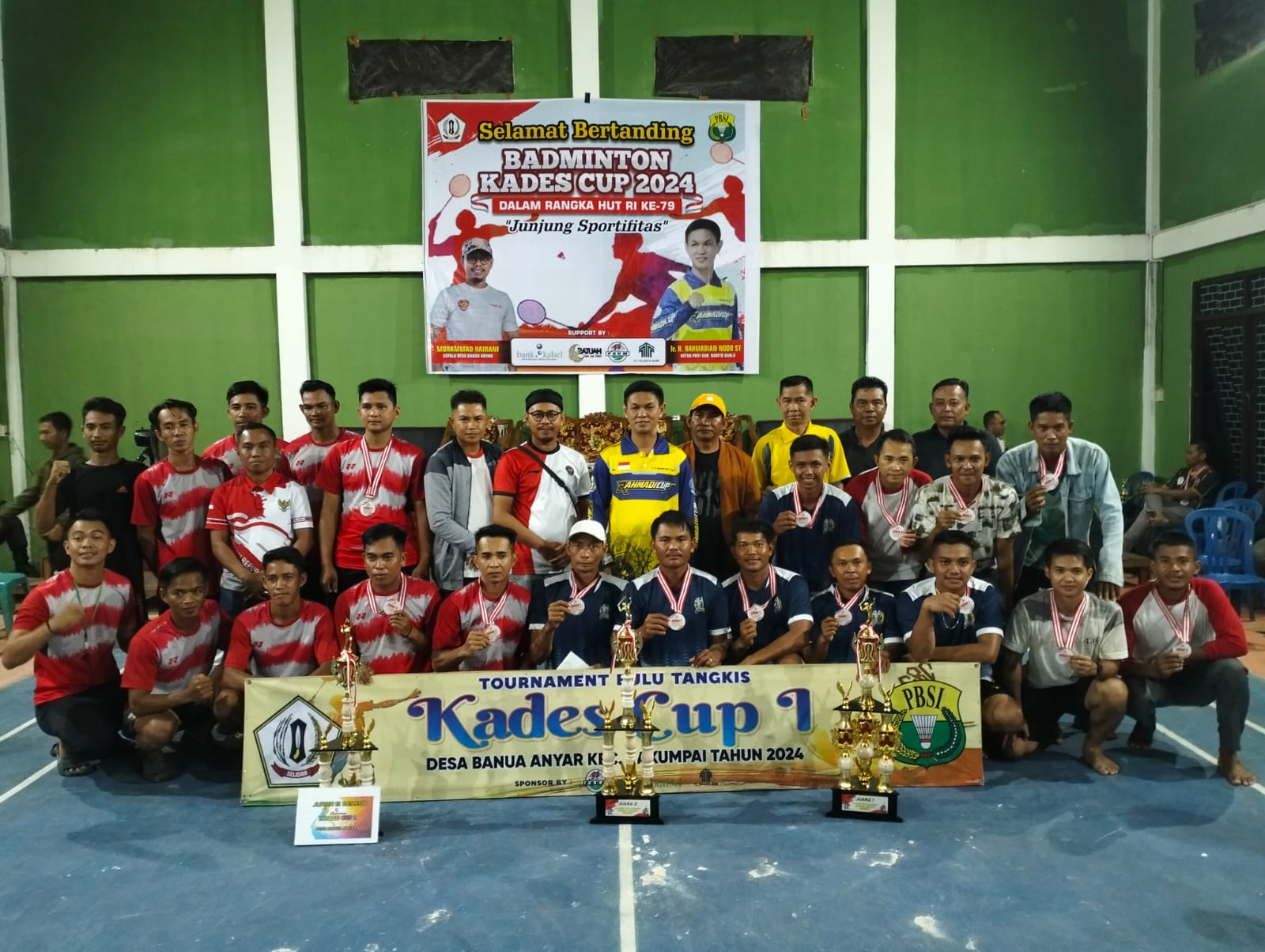 Rahmadi Tutup Turnamen Bulu Tangkis Kades Cup 1 , PB Palingkau Raih Juara 1.