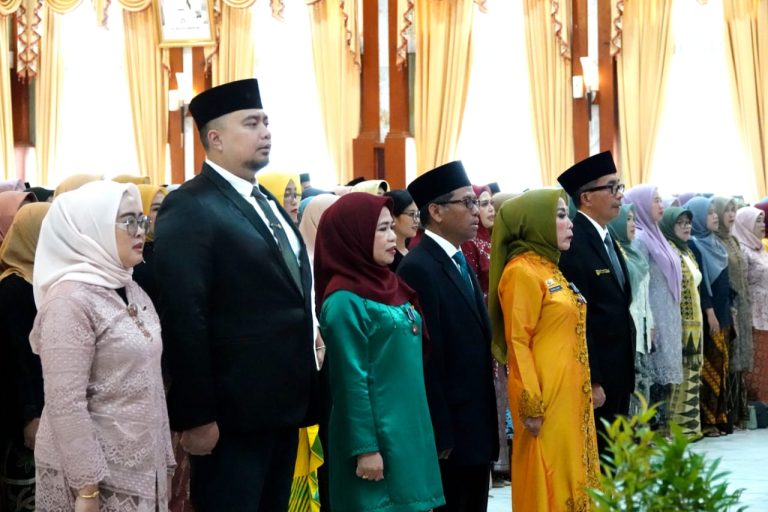 804 ASN Pemprov Kalsel Terima Satya Lancana Karya Satya