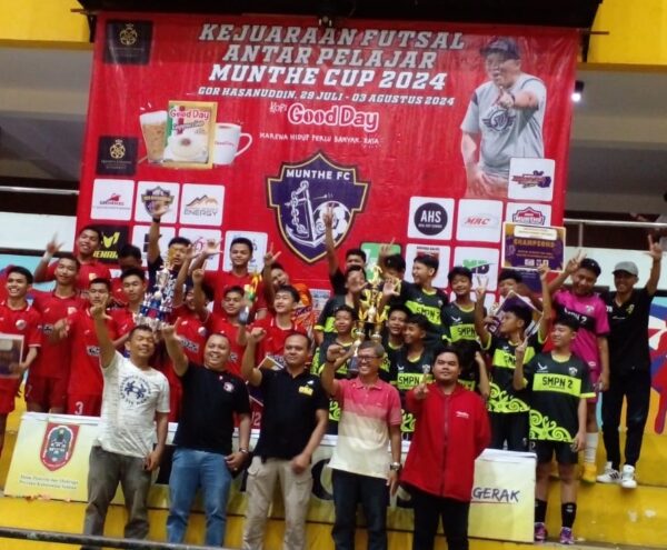 Futsal Pelajar Munthe Cup III 2024 Dijuarai SMPN 2 Banjarmasin dan SMAN 2 Banjarbaru