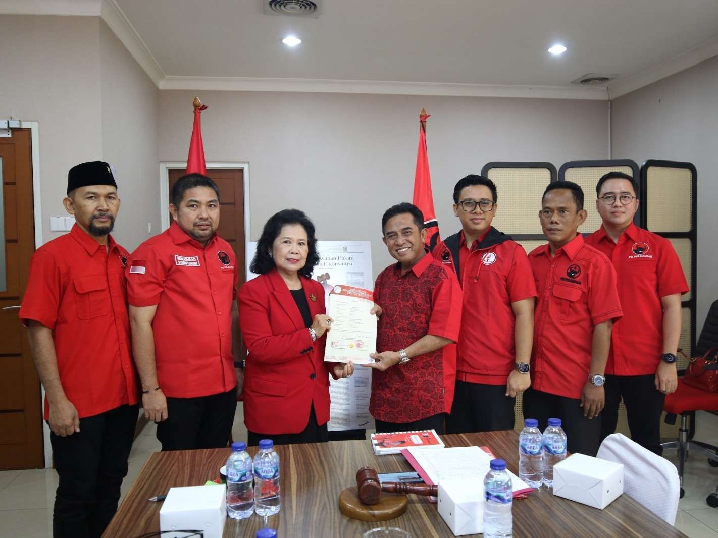 PDIP Serahkan SK Rekomendasi Arifin Noor-Supian Akbari di Pilwali Banjarmasin