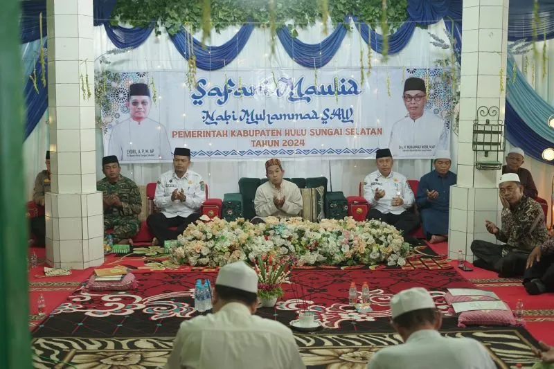 Pemkab HSS dan Masyarakat Ikut Safari Maulid Nabi Muhammad di Desa Ambutun