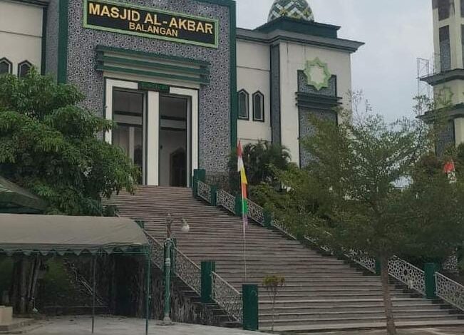 Masjid Al Akbar Balangan Dipercantik Sambut Maulid Nabi Muhammad
