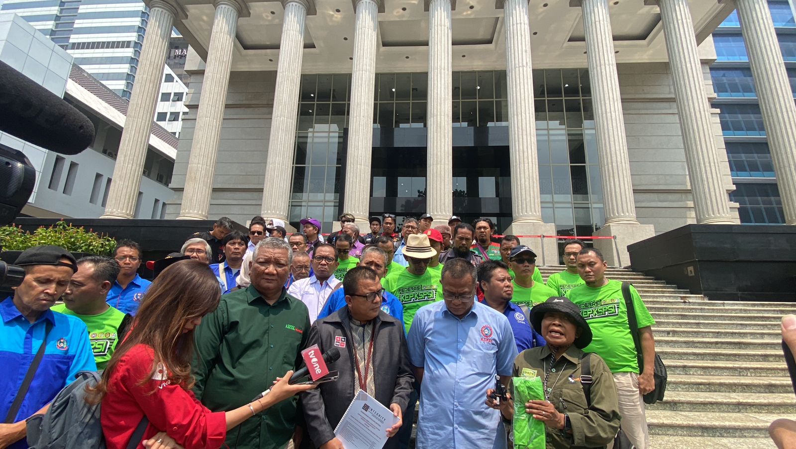 Dampingi 11 Serikat Buruh, Denny Indrayana Minta MK Batalkan Kebijakan Tapera
