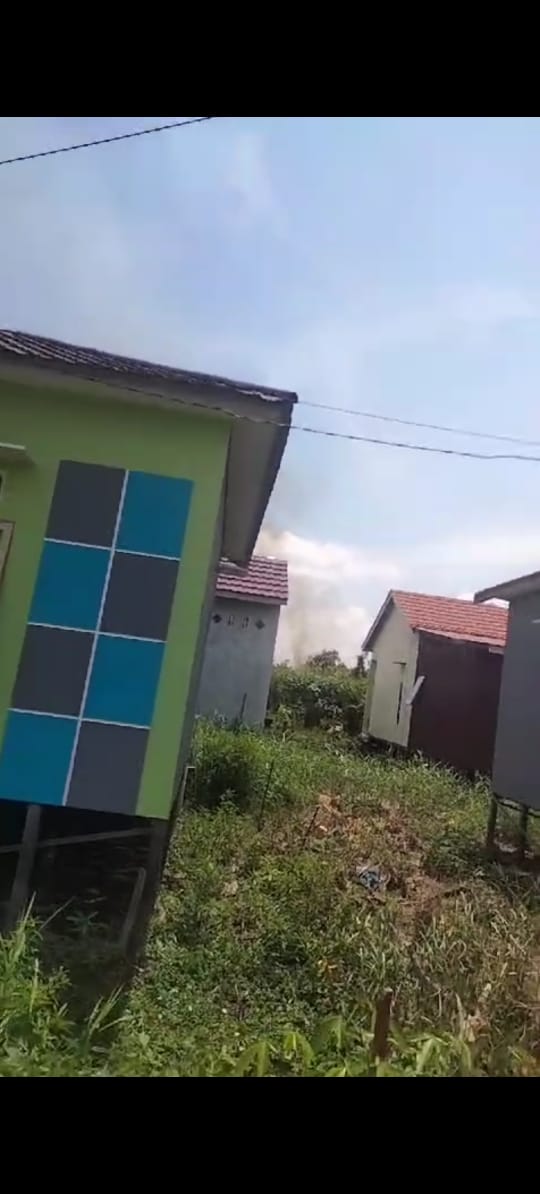Kebakaran Lahan di Griya Permata Ujung Handil Bakti