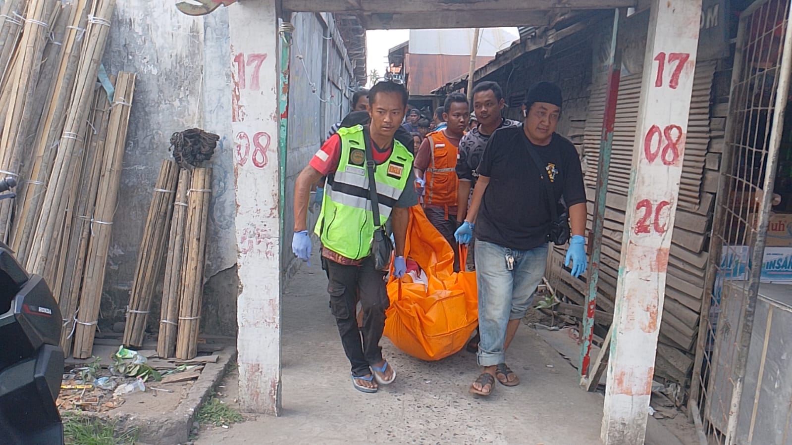 Geger! Tukang Becak Ditemukan Tak Bernyawa di Jalan Soetoyo
