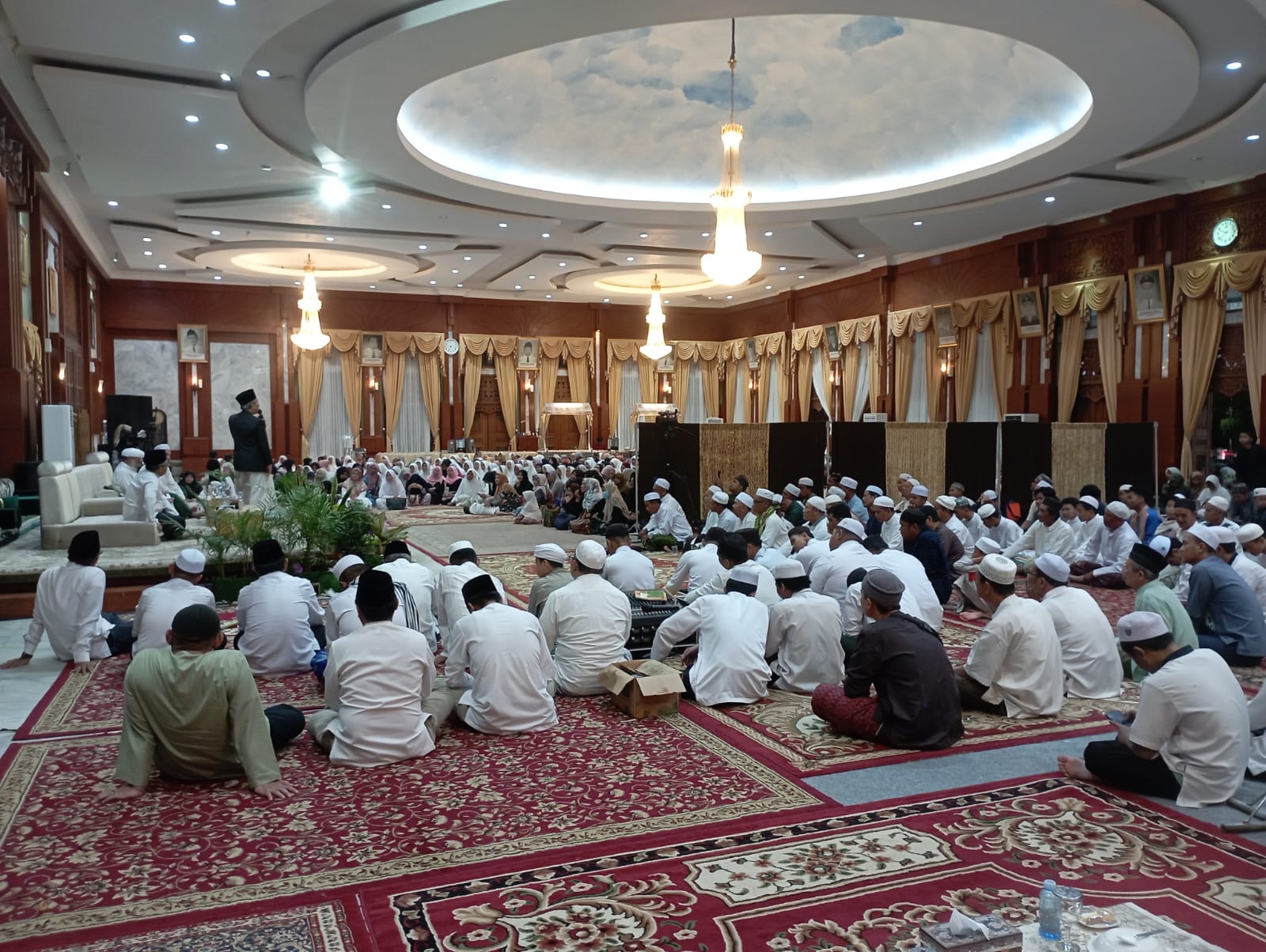 KH Musta’in Syafi’ie Isi Tausiyah Malam ke-18 Gema Maulid 40 Malam