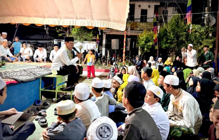 Masyarakat Antusias Maulid Nabi Dihadiri Gubernur Kalsel