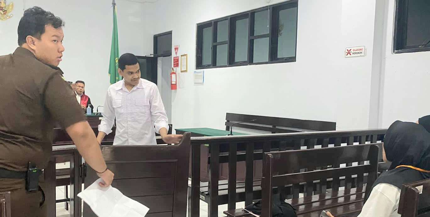 Taufik Dituntut 6 Tahun Penjara Atas Kepemilikan 40 Paket Tembakau Sintetis
