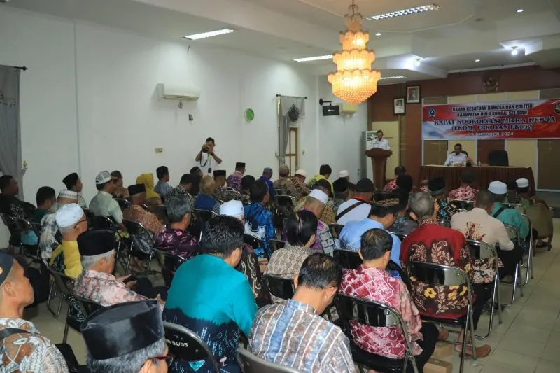 Pj Bupati HSS Apresiasi Rakor Bakesbangpol Bersama Mitra Kerja