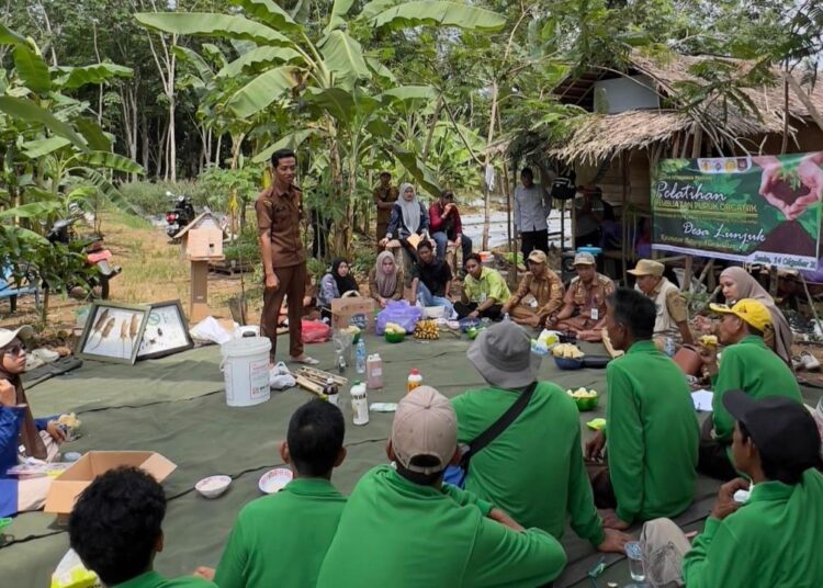 Masyarakat Desa Lunjuk HST Diajak Bikin Pupuk Organik