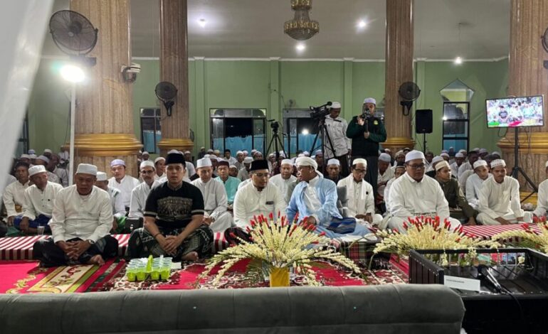 Cabup Aulia Oktafiandi Hadiri Maulid Nabi di Labuan Amas Utara