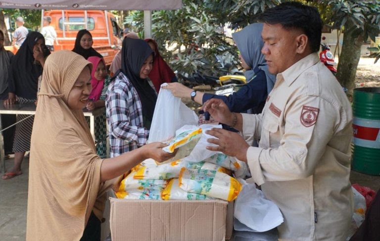 Disperindag Balangan Gelar Pasar Murah di Gunung Riut