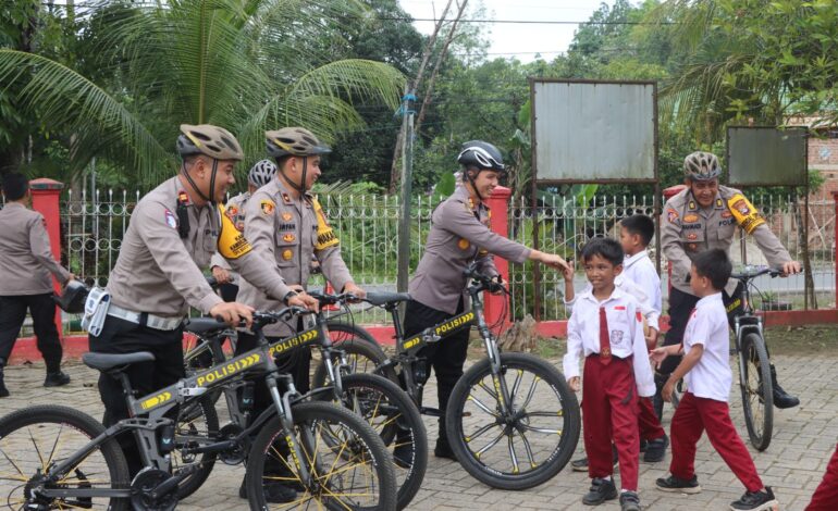 Jaga Kondusivitas Pilkada: Kapolres Balangan dan PJU Patroli Bersepeda ke Kantor KPU