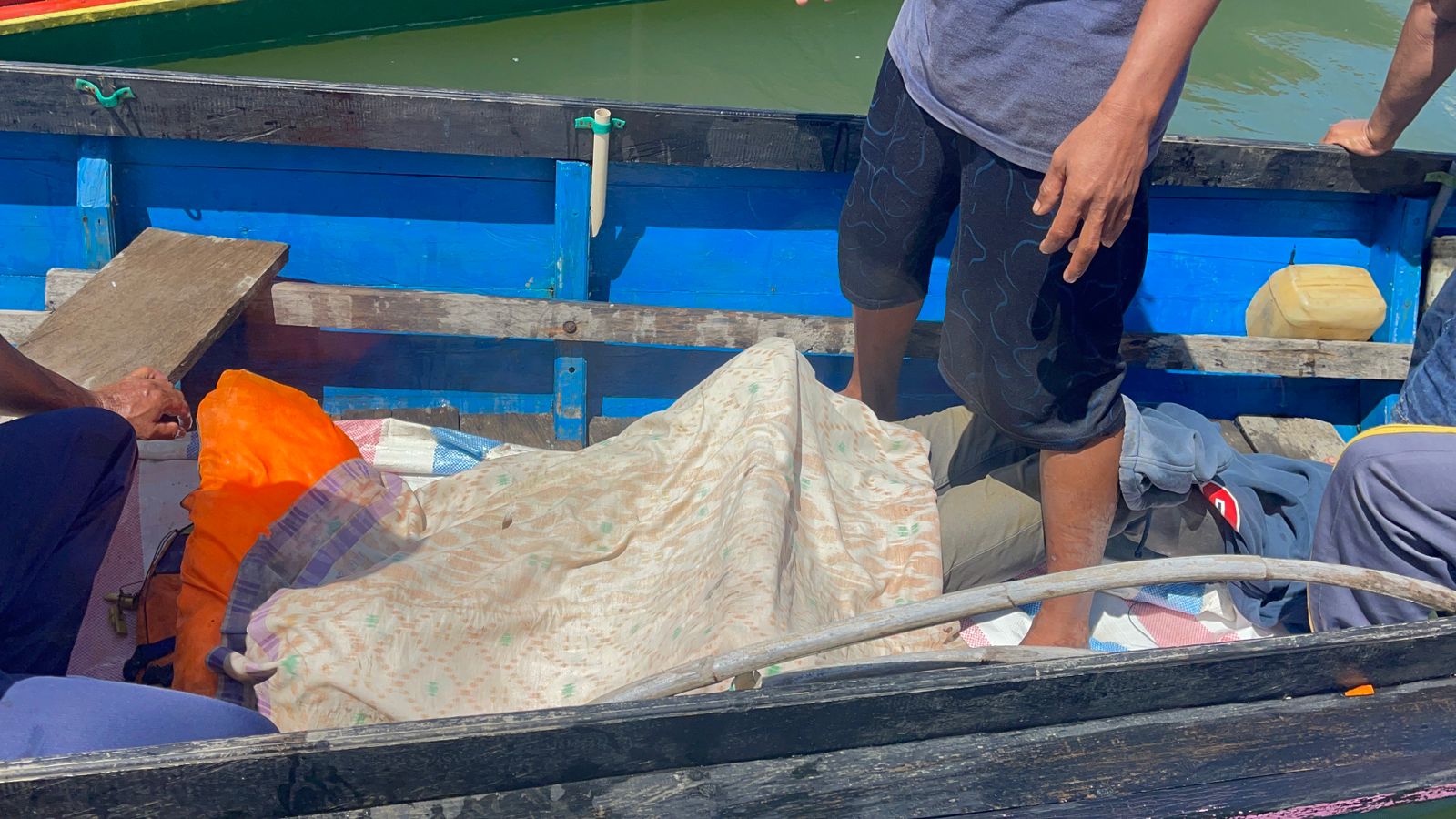 Nelayan AG Ditemukan Tewas Mengapung di Perairan Selat Laut