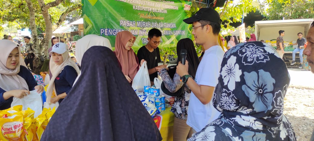 Pemkab Balangan Gelar Pasar Murah di Simpang Nadong