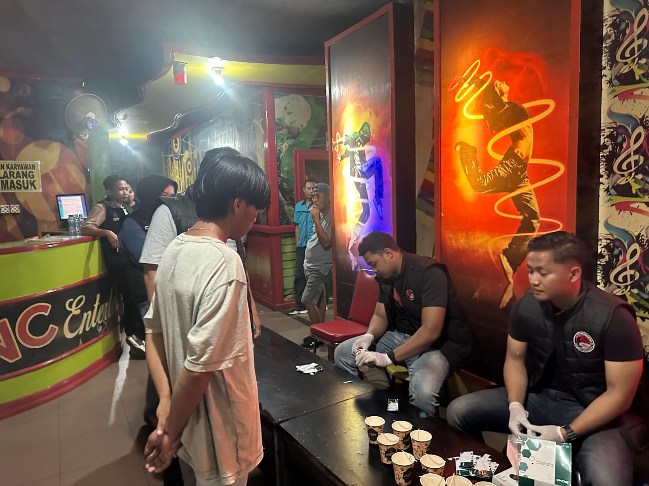 Polisi Razia Narkoba Tempat Hiburan Malam di Kotabaru
