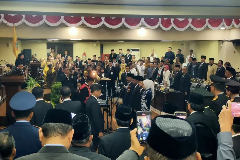 Pesan Gubernur Kalsel saat Pelantikan Pimpinan Definitif DPRD Kalsel 2024-2029
