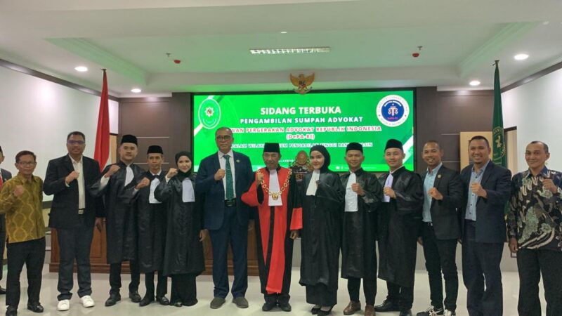 Ketua Pengadilan Tinggi Banjarmasin Ambil Sumpah Advokat Baru DePA-RI