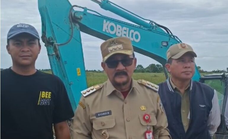 Pj. Bupati Tanah Laut Tinjau Persiapan Program Cetak Sawah Rakyat di Desa Bati-Bati