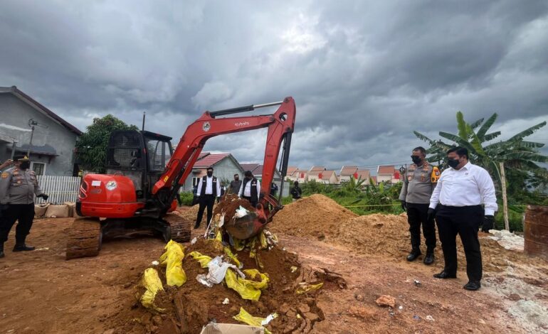 Polda Kalsel Bongkar Penimbunan Limbah Medis Berbahaya di Kabupaten Banjar