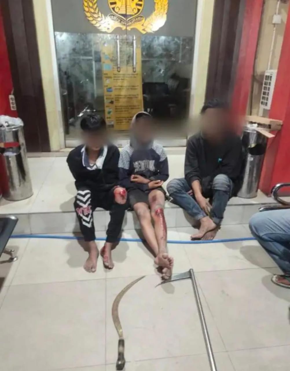 Tiga Orang Bersajam Serang Relawan, Apes Menabrak Ojol Banjarmasin