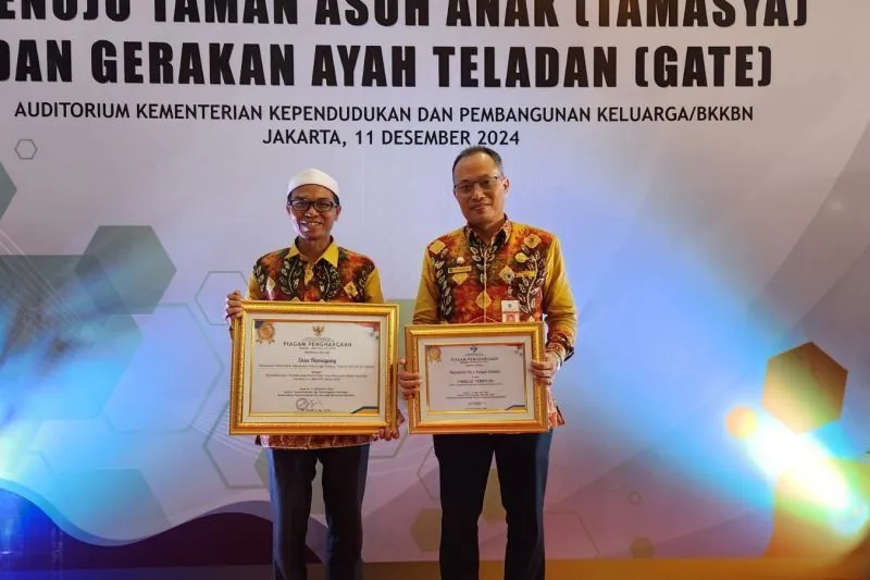 Pemkab HSS Raih Dua Penghargaan Nasional Bidang Kependudukan