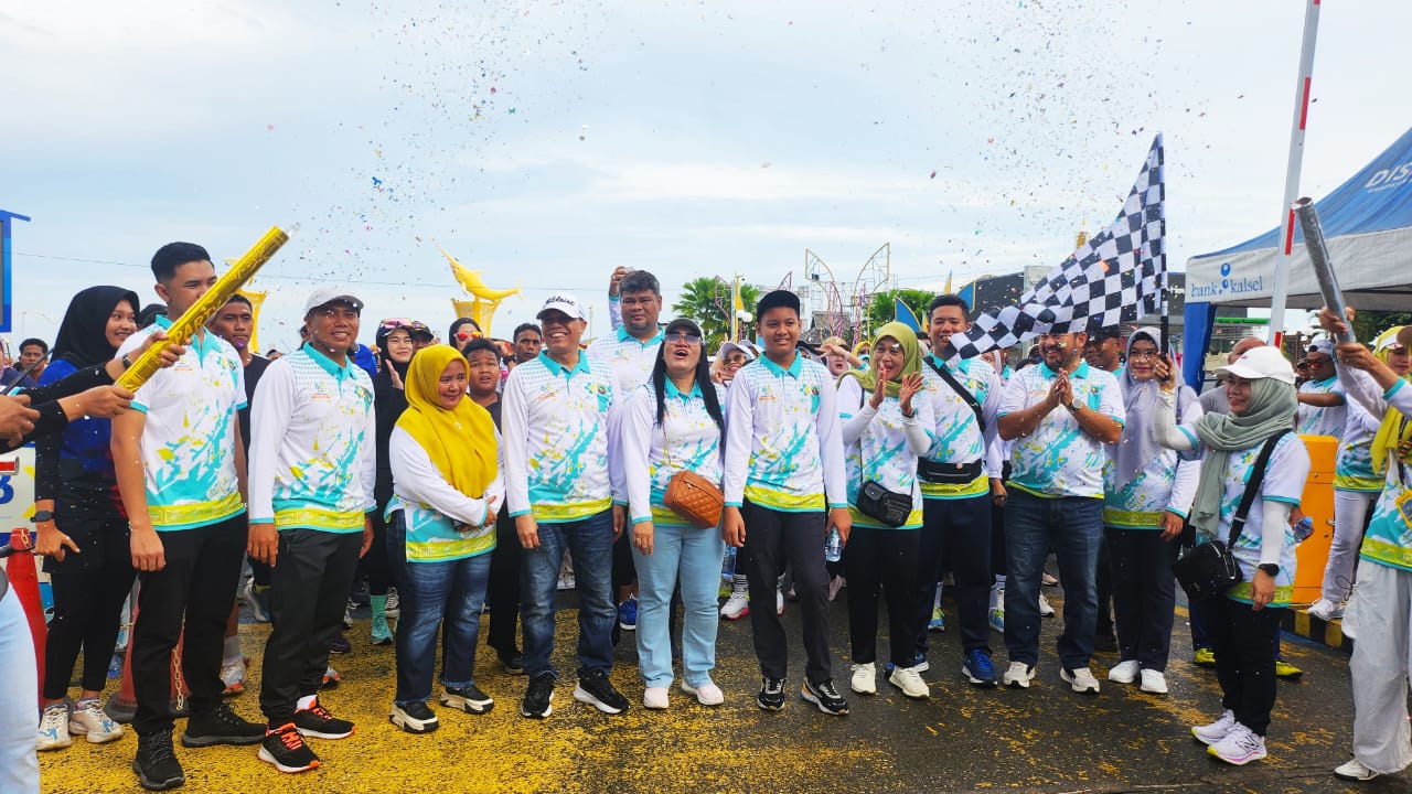 Ratusan Masyarakat Kotabaru Ikut Fun Run dan Jalan Santai di Siring Laut