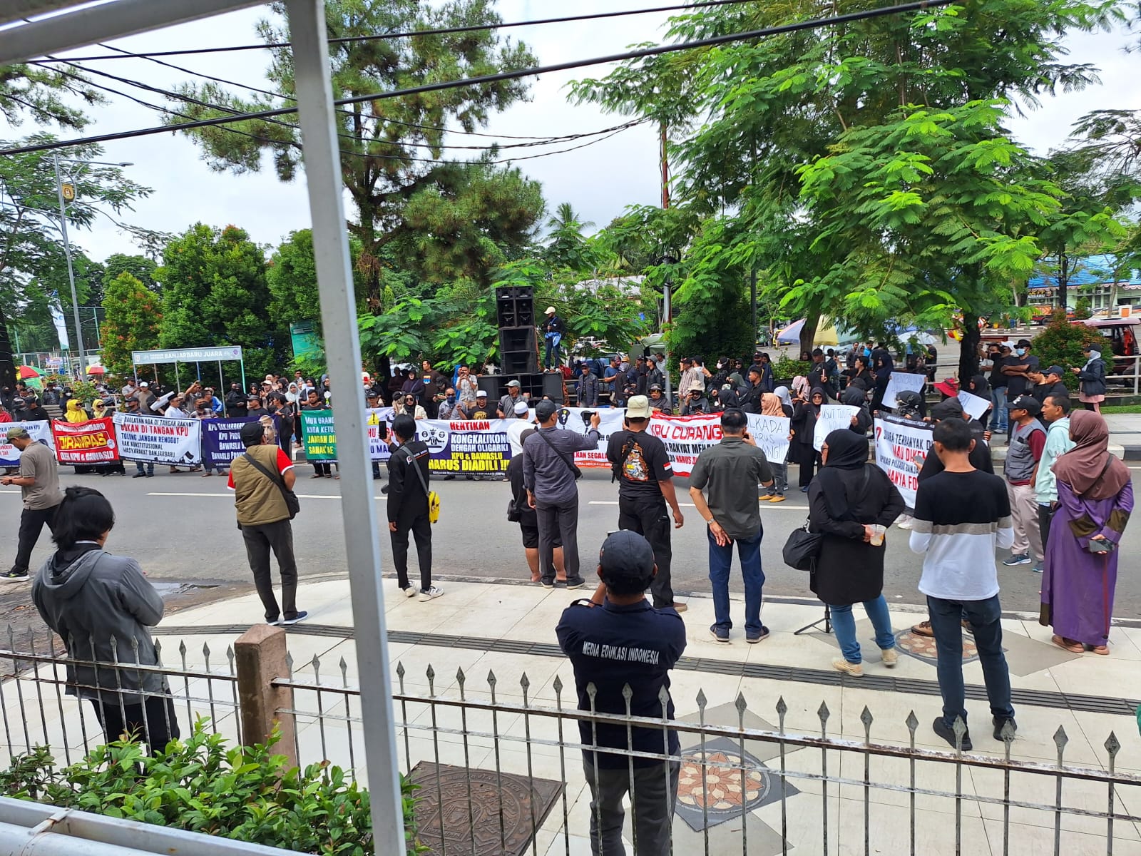 Masyarakat Banjarbaru Desak Pilkada Ulang Atas Kemenangan Suara Tidak Sah