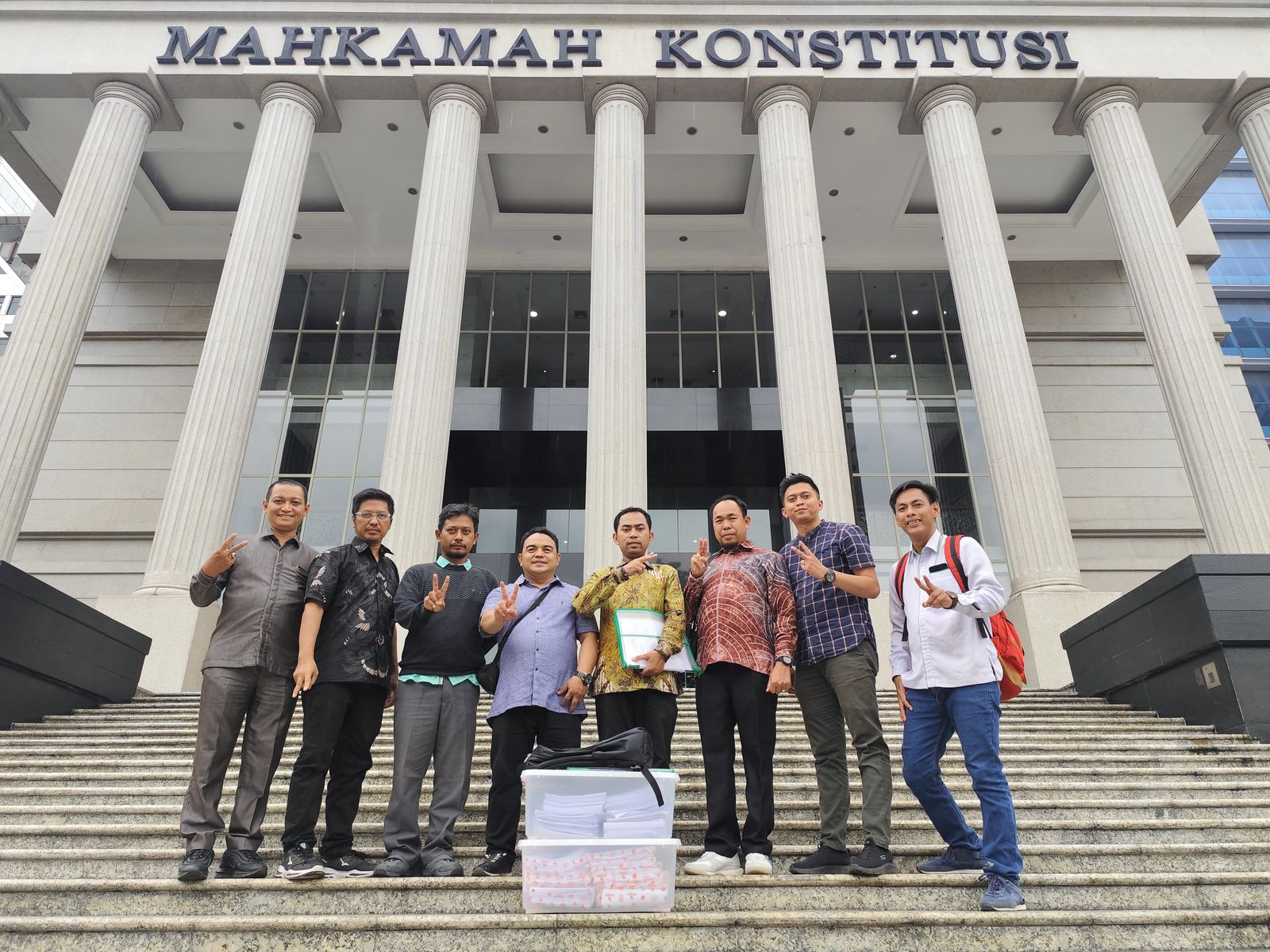 Paslon Bupati Banjar Tamliha-Ahmad Bahasyim Daftarkan Gugatan Hasil Pilkada ke MK