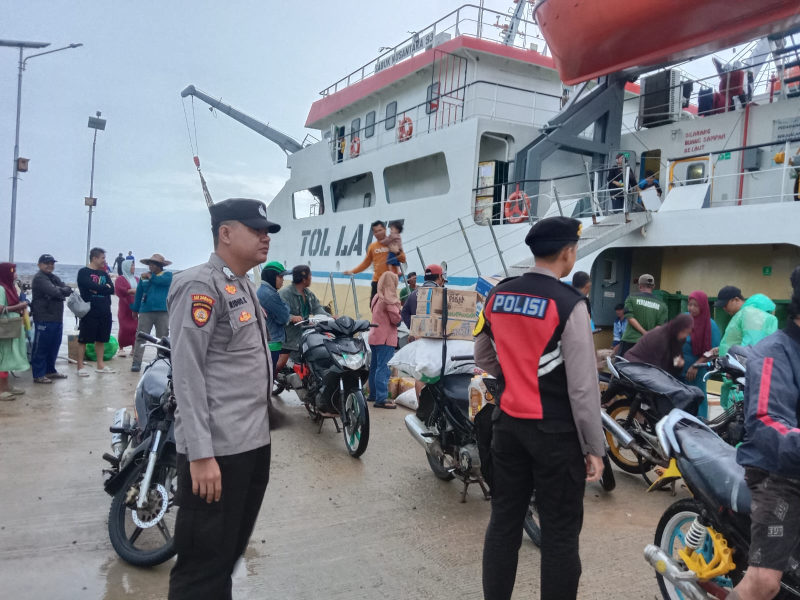 Pengamanan Kapal Perintis Sanus 93 di Pelabuhan Marabatuan