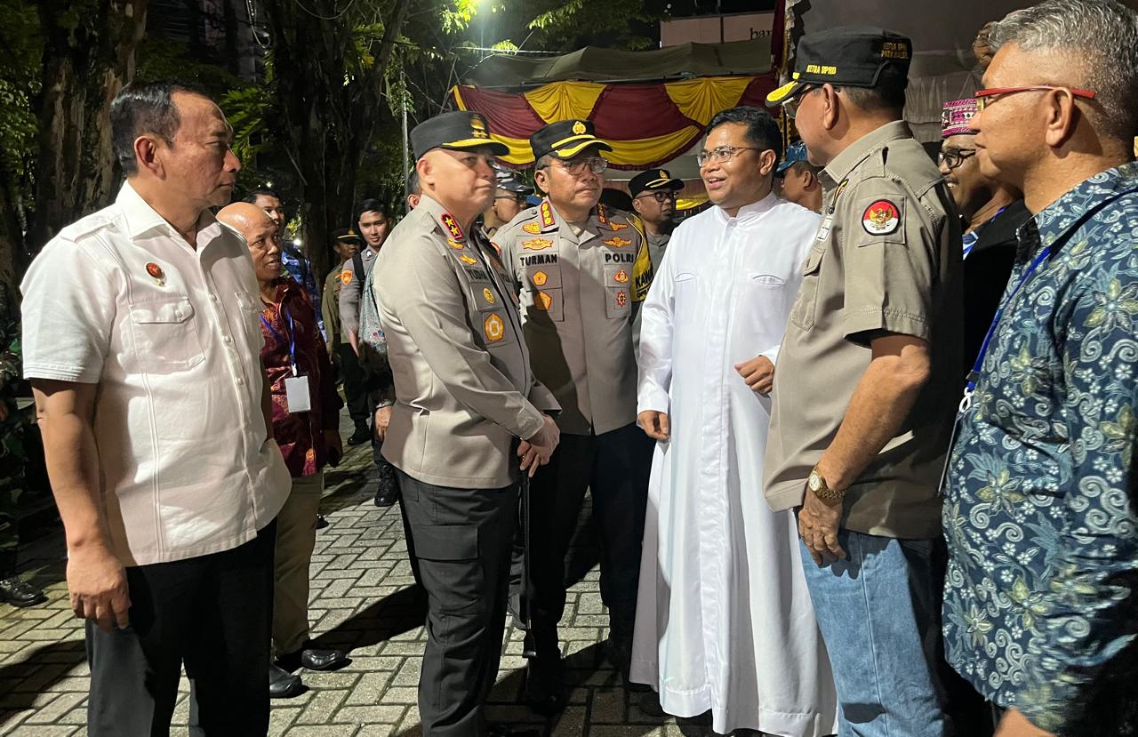 Pastikan Keamanan Natal, Kapolda Kalsel dan Forkopimda Tinjau Gereja