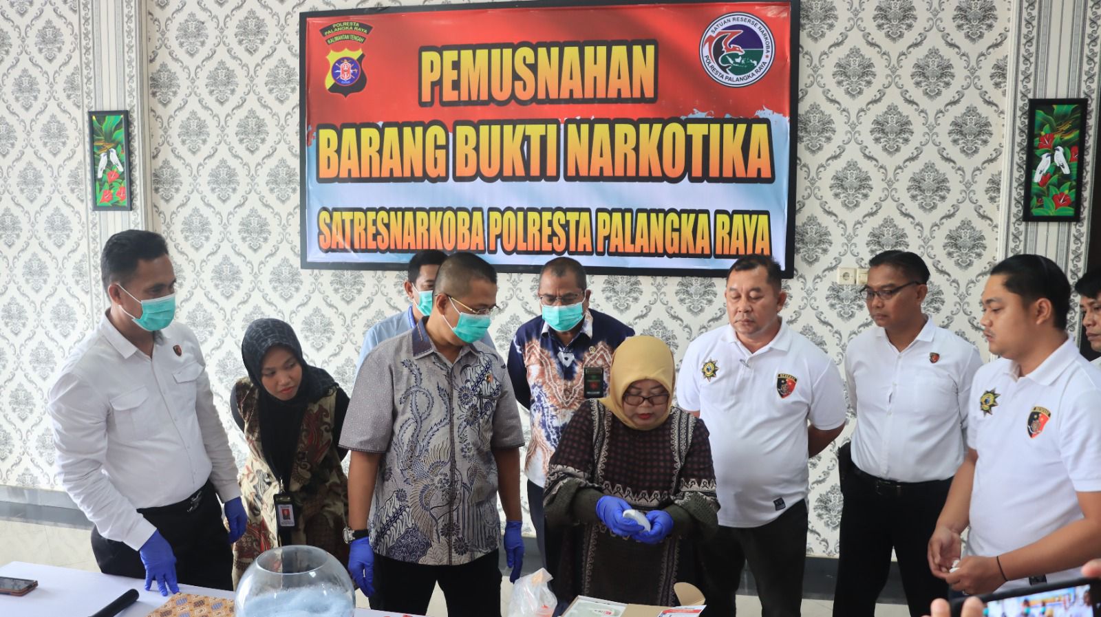 Polresta Palangkaraya Musnahkan Sabu-sabu 983,73 Gram
