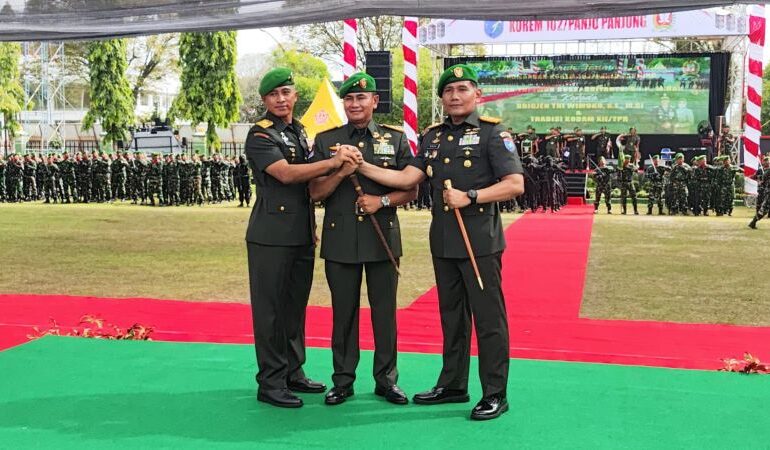 Mayjen TNI Iwan Setiawan Pimpin Sertijab Danrem 102/Panju Panjung