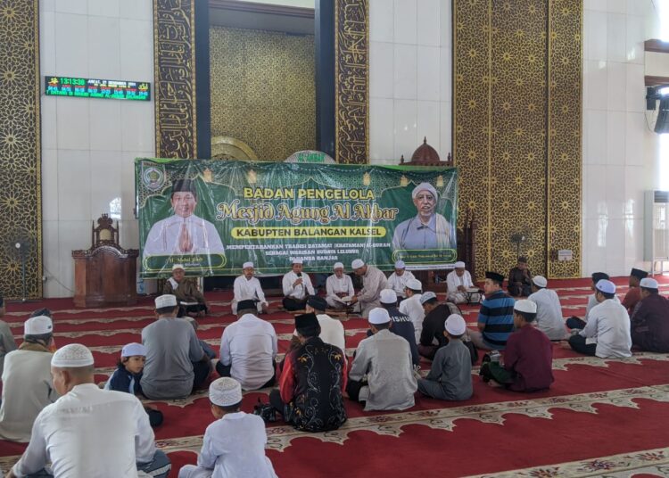 Bupati Balangan Apresiasi Tradisi Batamat Al-Quran di Masjid Al Akbar