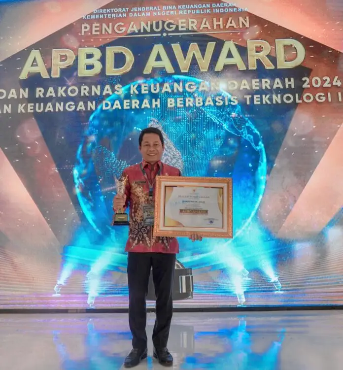 Pemkab Balangan Terima APBD Award Atas Realisasi PAD Tertinggi se-Indonesia