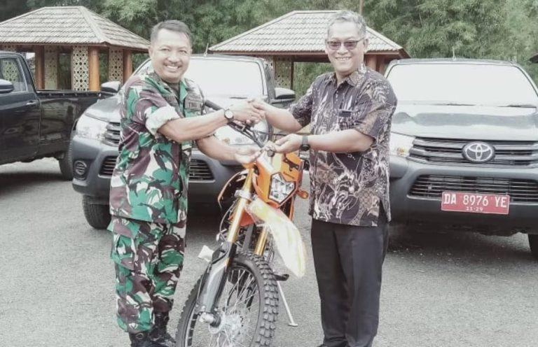 Pemkab Balangan Bantu 3 Mobil dan 6 Motor Operasional Kodim HSU/Balangan