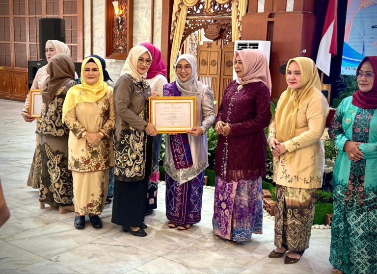 Peringatan Hari Ibu ke-96 Provinsi Kalsel
