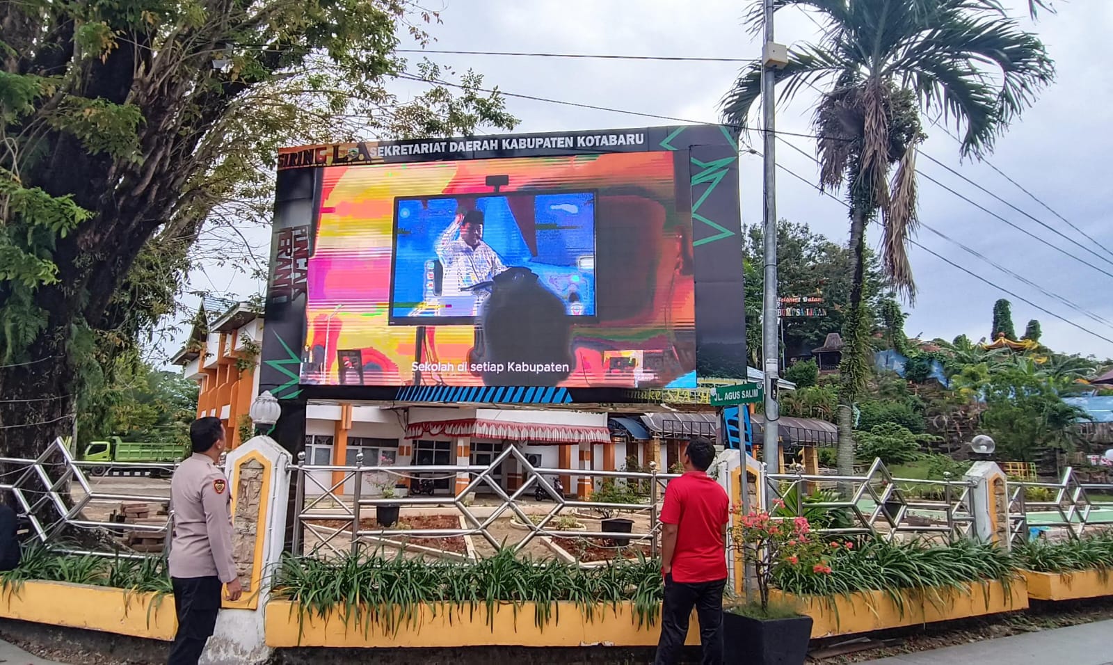 Polisi Ikut Sosialisasi PPDB SMA Kemala Taruna Bhayangkara